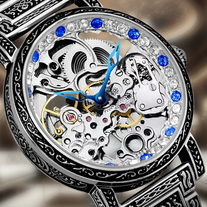 A men's vintage luxury high-st - Luxury Watch Engraving incelemesi ve fiyatı