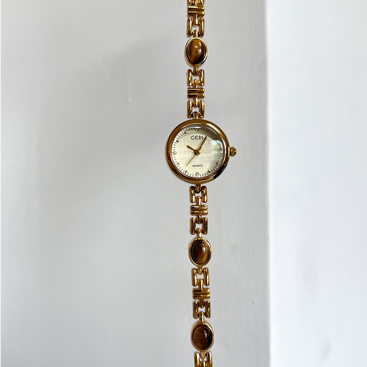 GEDI Luxury Gold Women Watches - Luxury Watch With Green Dial incelemesi ve fiyatı