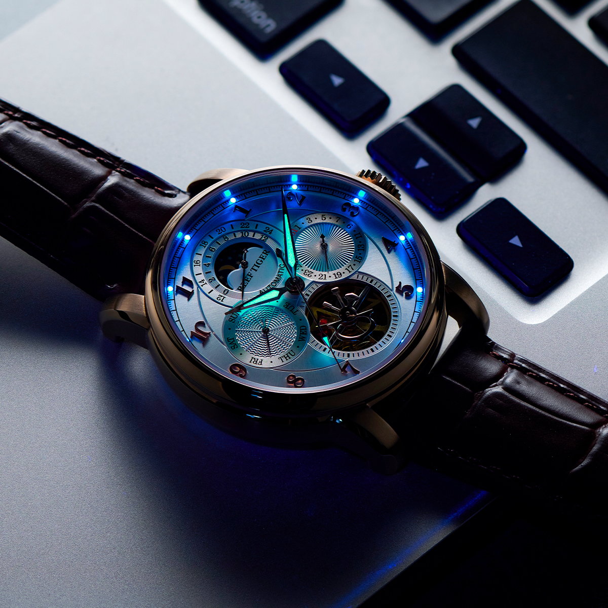 Reef Tiger Artist Master III F - Moonphase Complication Watch incelemesi ve fiyatı