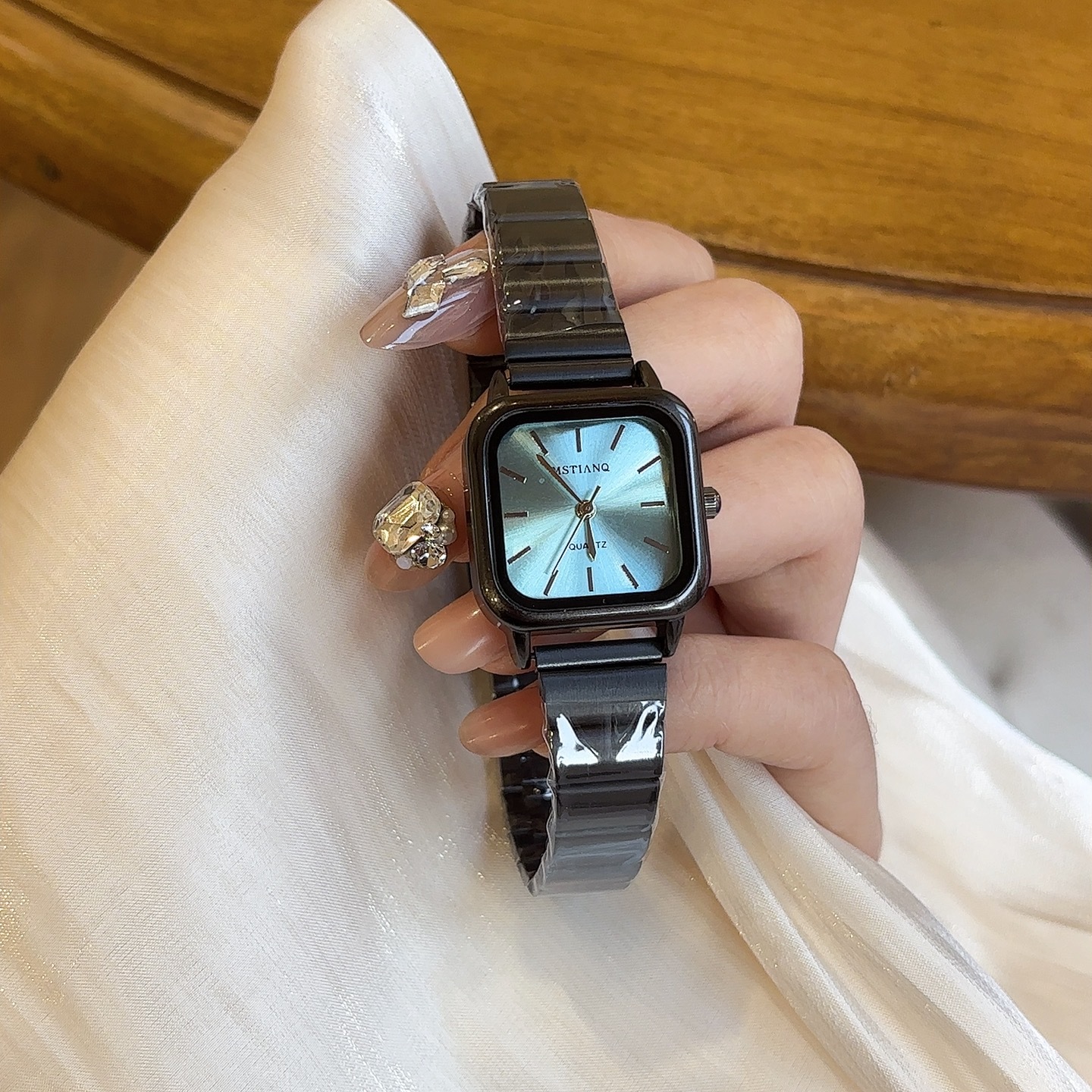 Hot Sale Brand Black Watch for - Luxury Watch Black incelemesi ve fiyatı