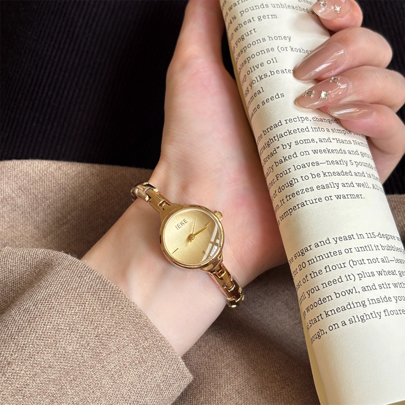 Vintage Women's Quartz Watch L - Luxury Watch With Green Dial incelemesi ve fiyatı